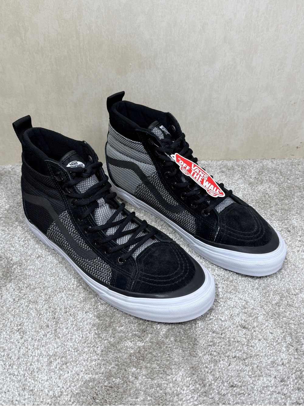 NWOB Vans Men’s Sk8-Hi Shoe Black White Suede Canvas Thick Tread 10.5